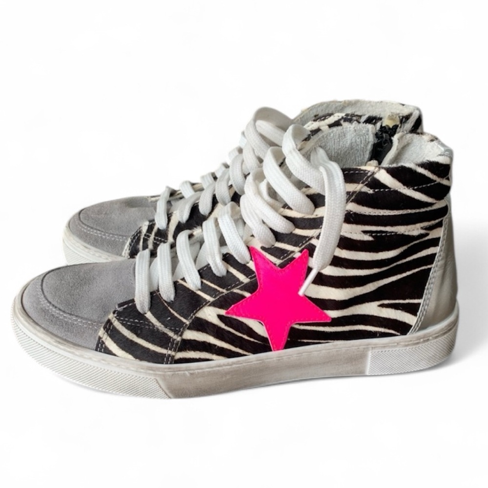 STEVE MADDEN REIS ZEBRA HIGHTOP SNEAKER GOLDEN‼️